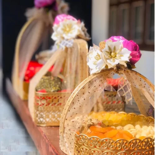 Round-Gift-Basket-Gold-And-White